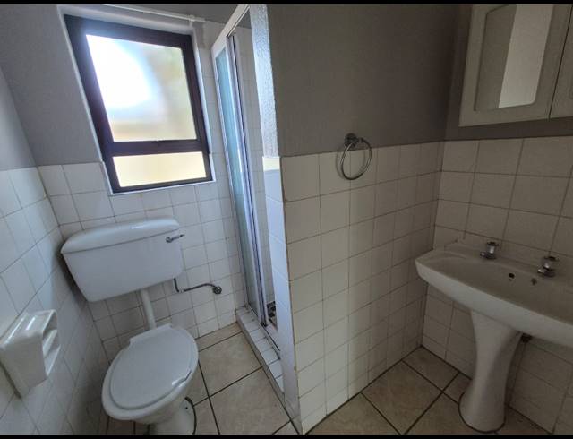 3 BEDROOM TOWNHOUSE FOR SALE IN VANDERBIJLPARK SE 3